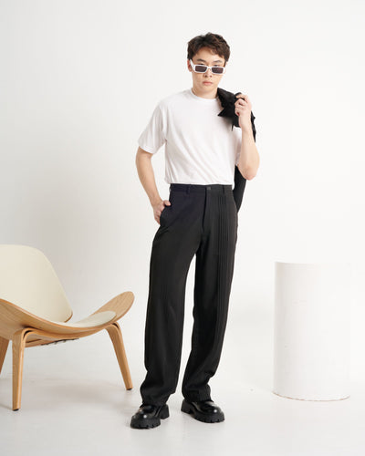 Sleek Pleated Baggy Trousers